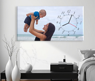 часы с фотографией в интерьере